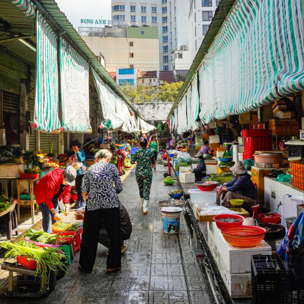 Bến Thành market inside