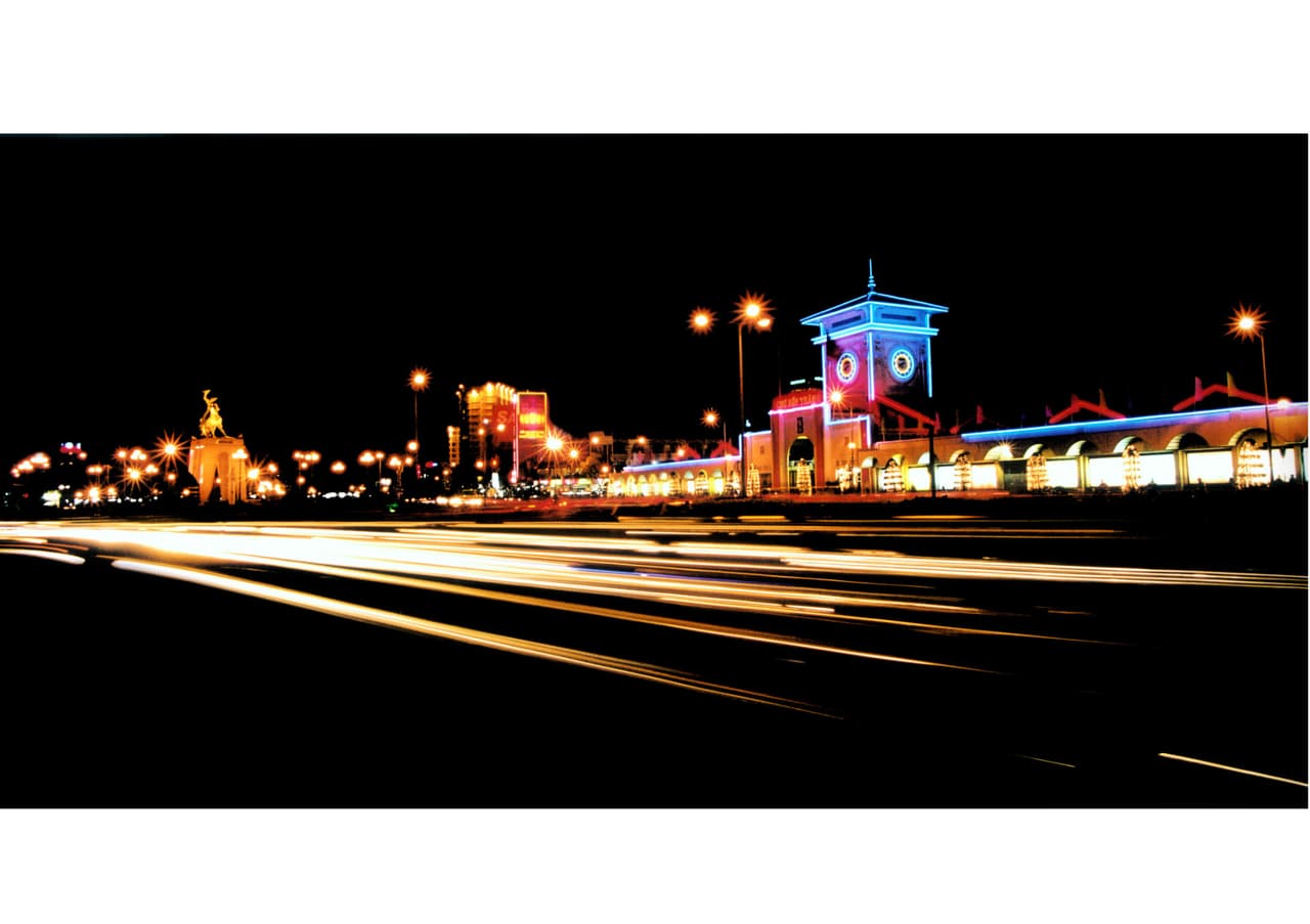 Bến Thành market at night