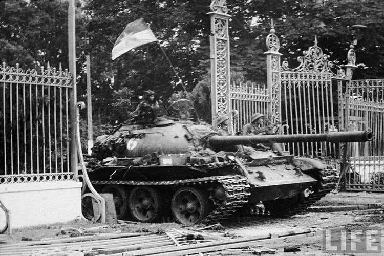 Chiếc xe tăng phá cổng Dinh trong ngày lịch sử 30/4